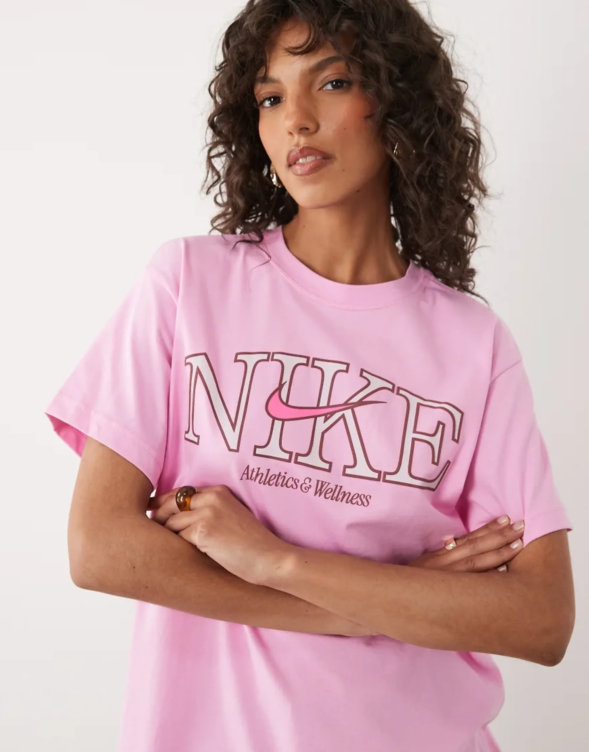 Nike Classic Boyfriend Fit T-Shirt With Graphic Print In Pink