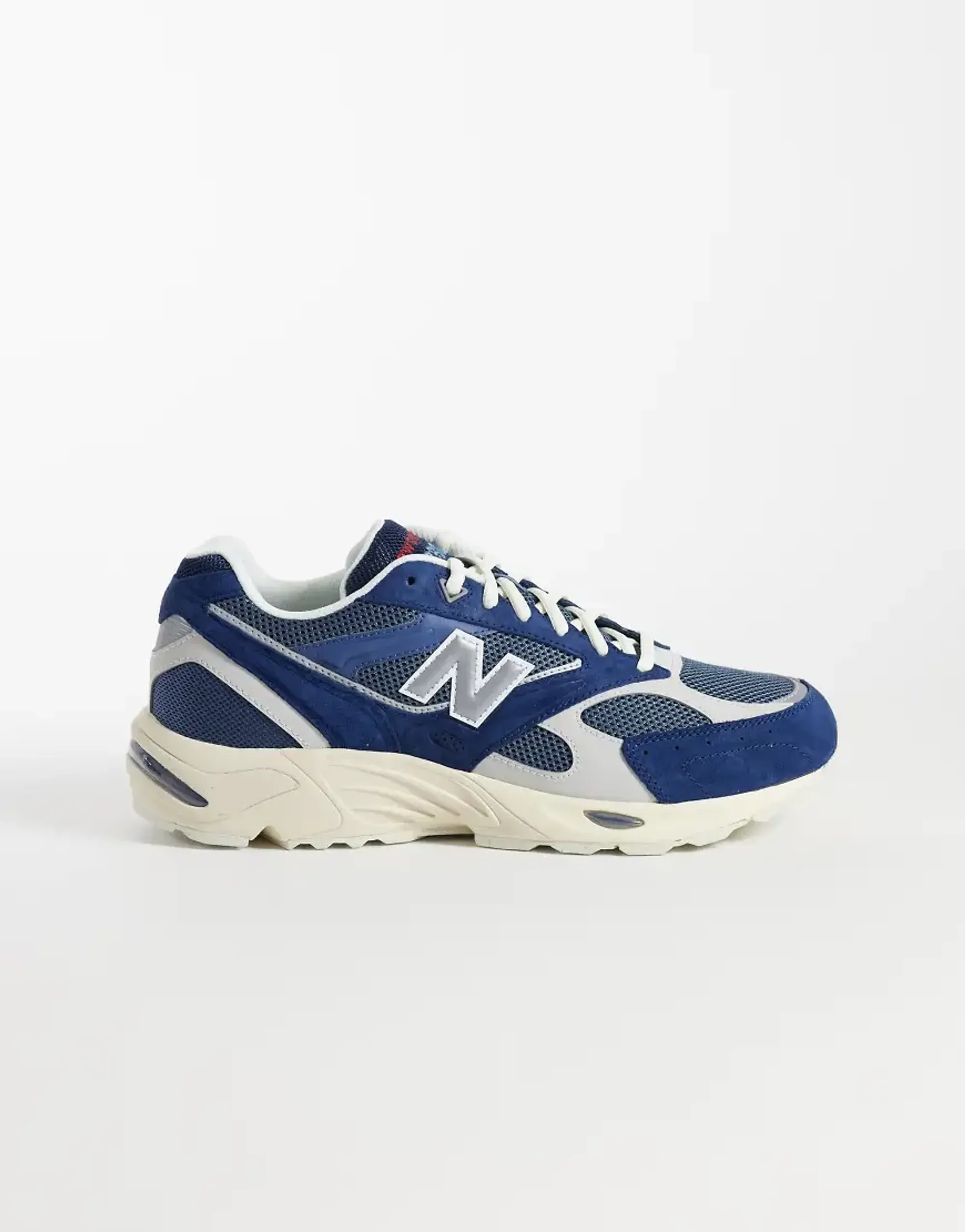 New Balance 880 Trainers In Navy