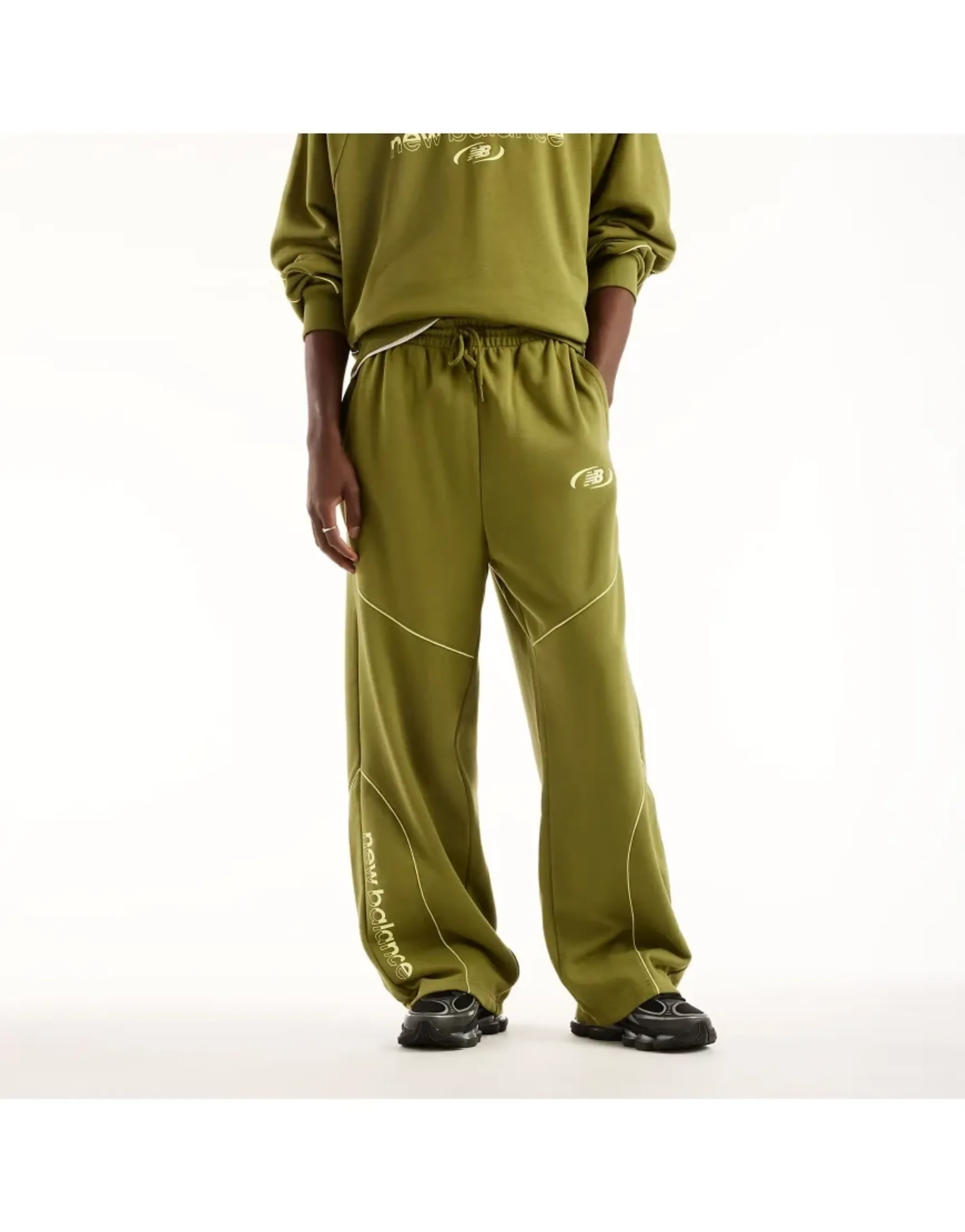 New Balance Trackside French Terry Pant In Sport Green