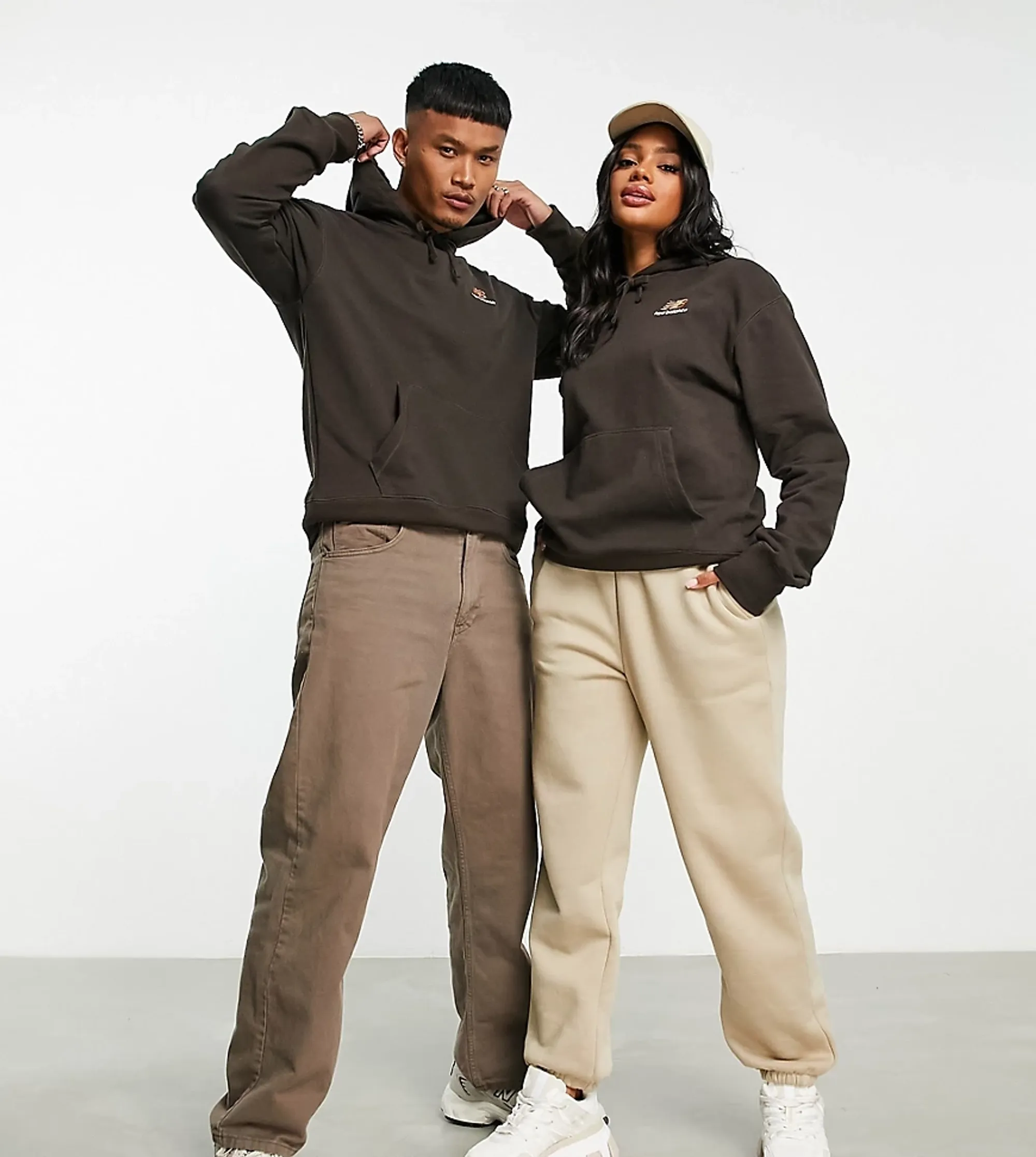 New Balance Unisex Logo Hoodie In Brown
