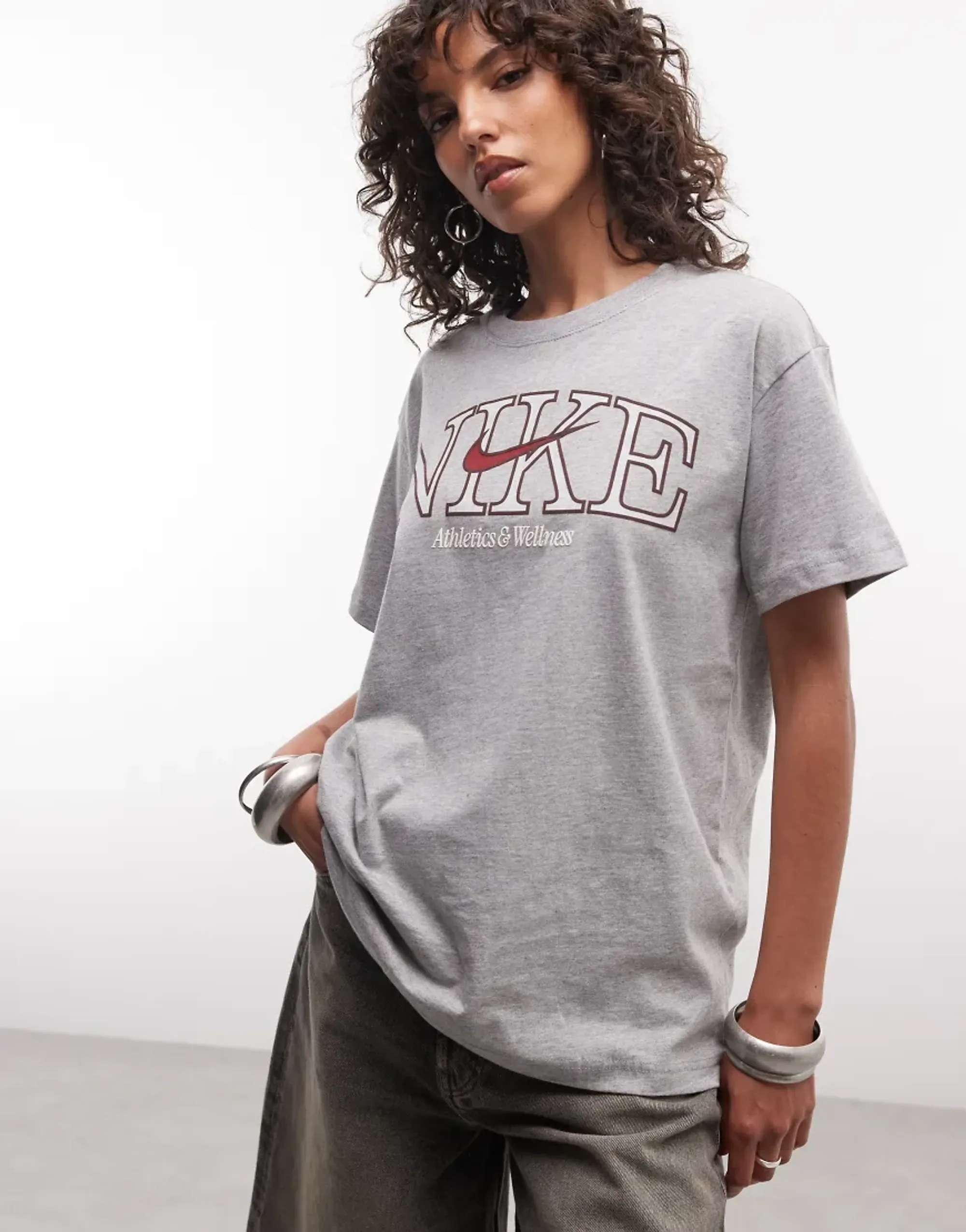 Nike Classic Boyfriend Fit T-Shirt With Graphic Print In Grey