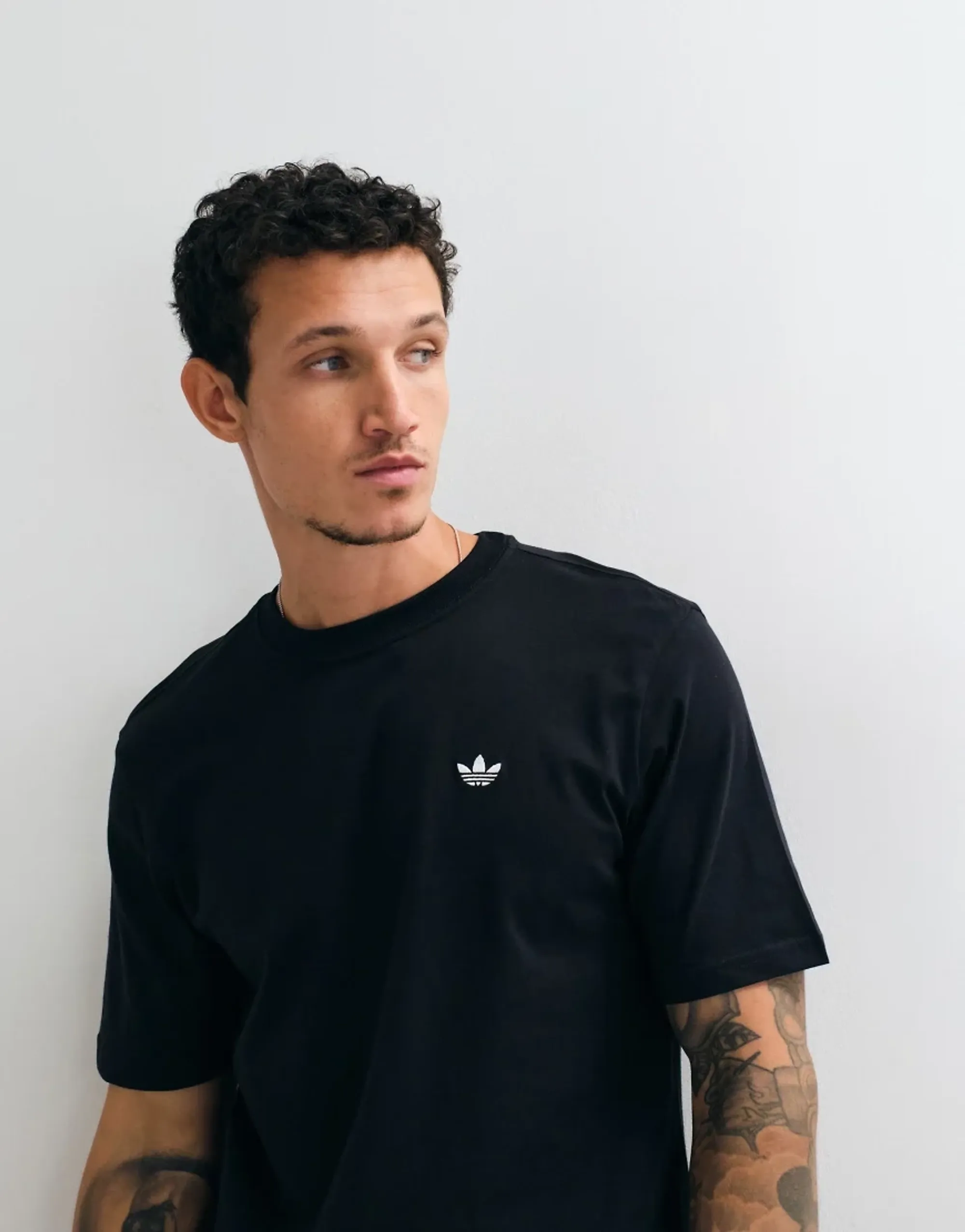 Adidas Originals Essential Regular Fit T-Shirt In Black