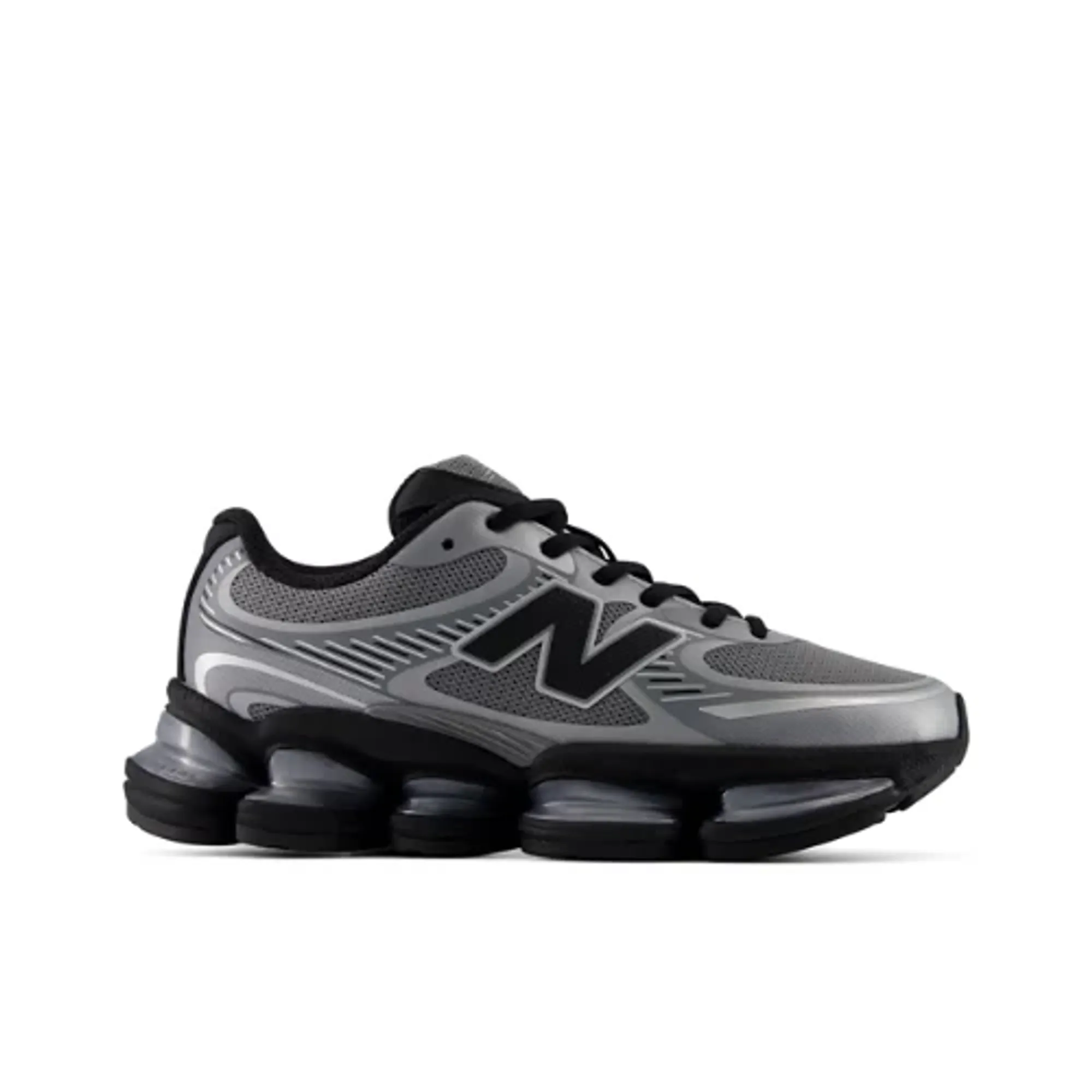 New Balance Kids 2000 Lace in Black/Grey Synthetic