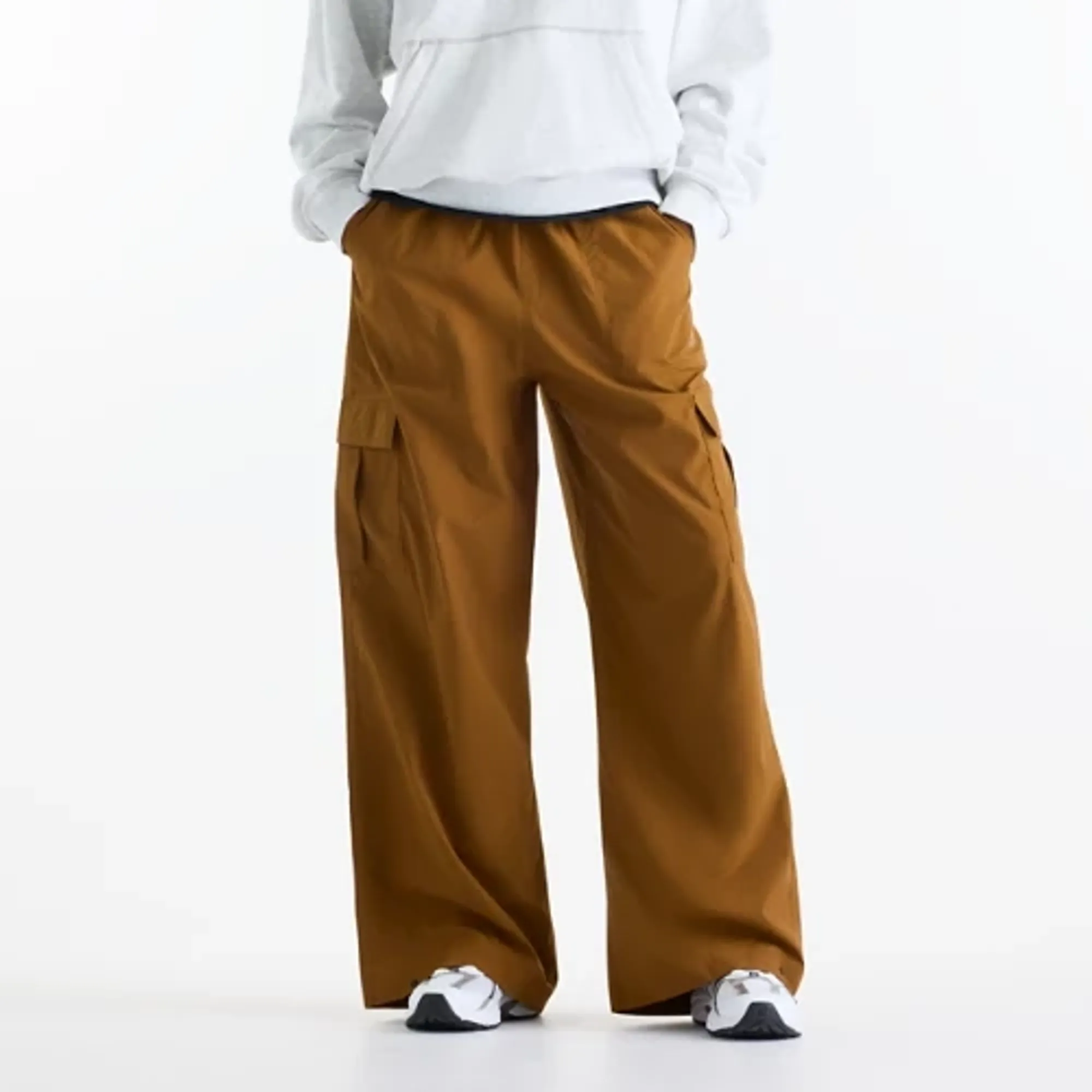 New Balance Women's Woven Cargo Pant in Brown Polywoven