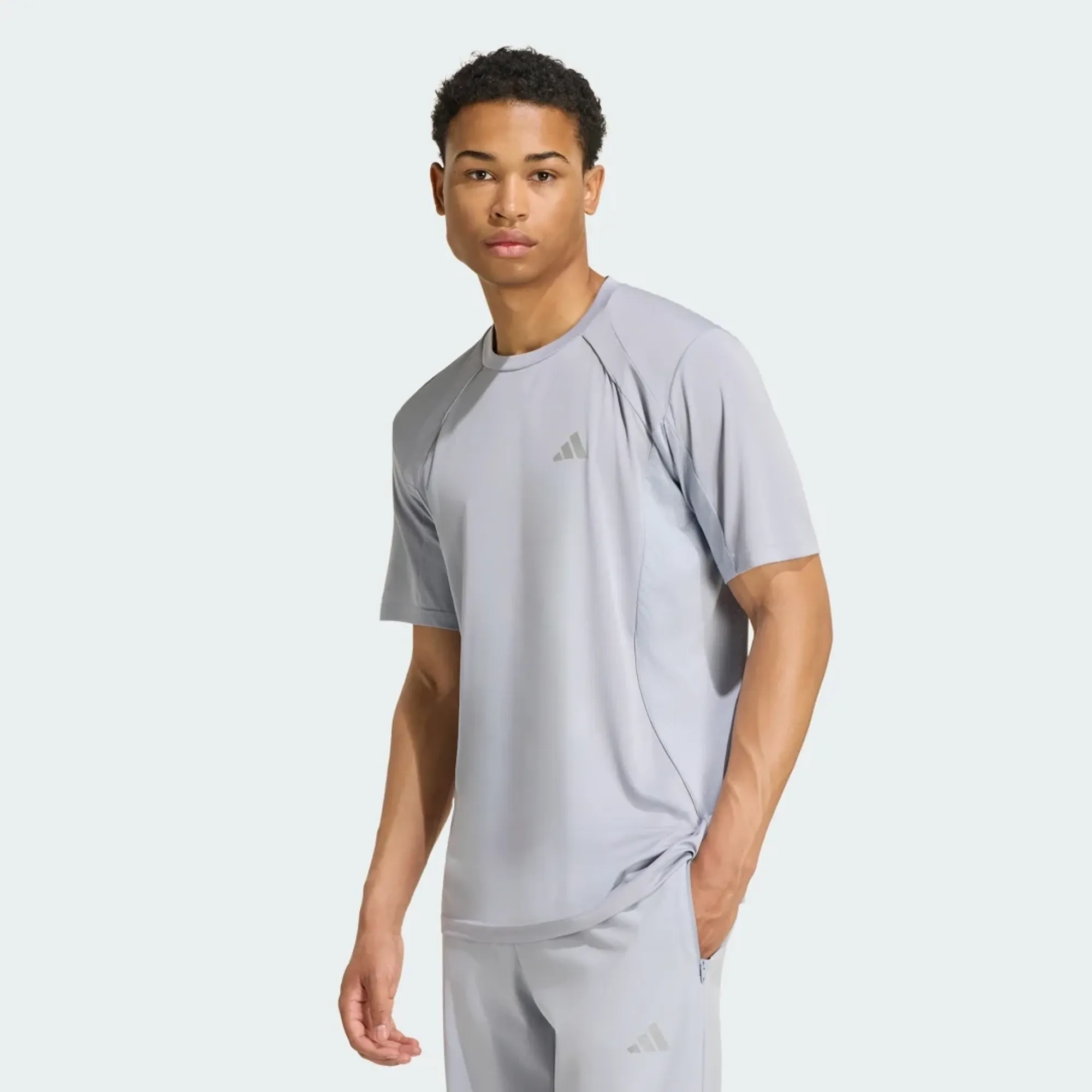 adidas TECH APPAREL T-SHIRT