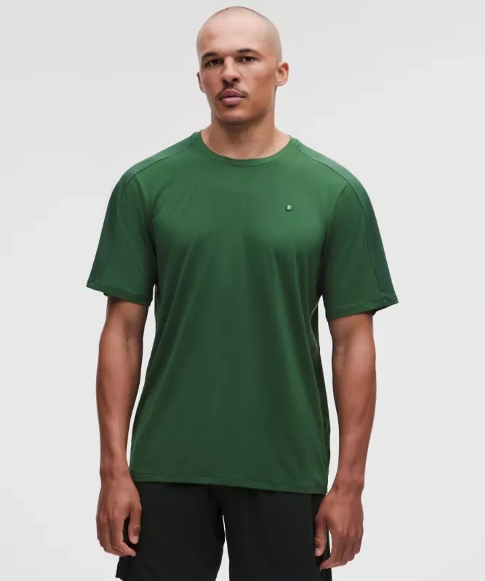 lululemon – Men's UV-Protective Mesh Panelled Tennis Shirt – Color Green – Size Medium