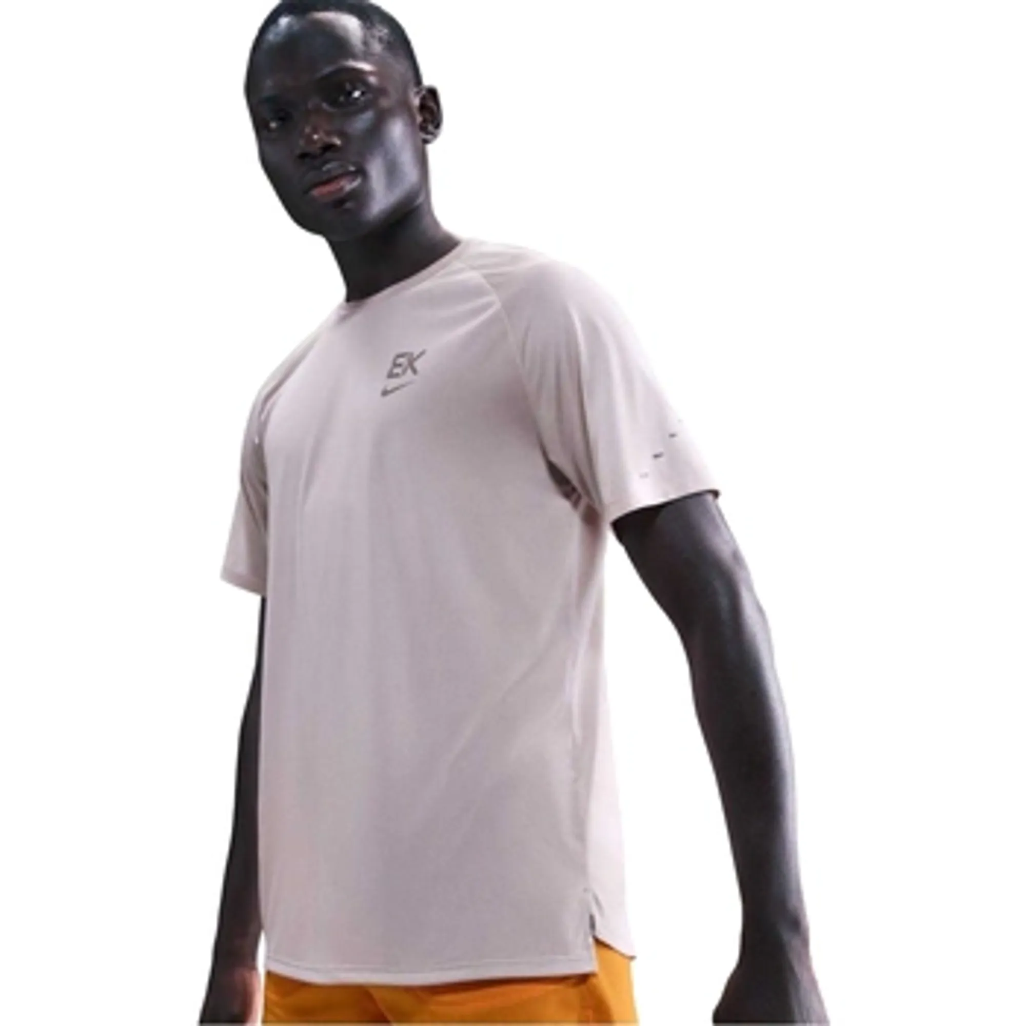 Nike  GT28533  men's Sports T-shirts in Red