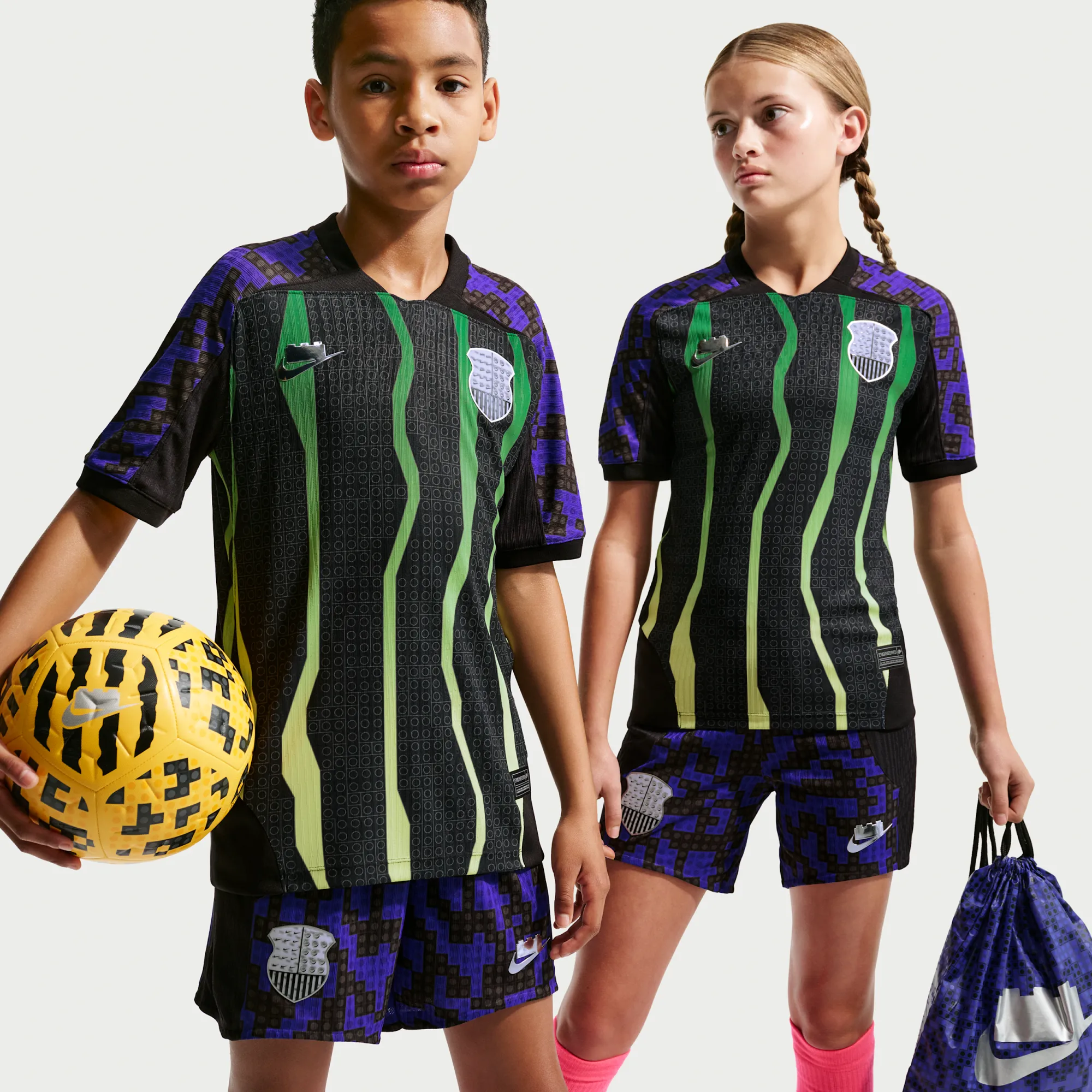Nike x LEGO® Collection Older Kids' Aero-FIT Football Shirt - Black
