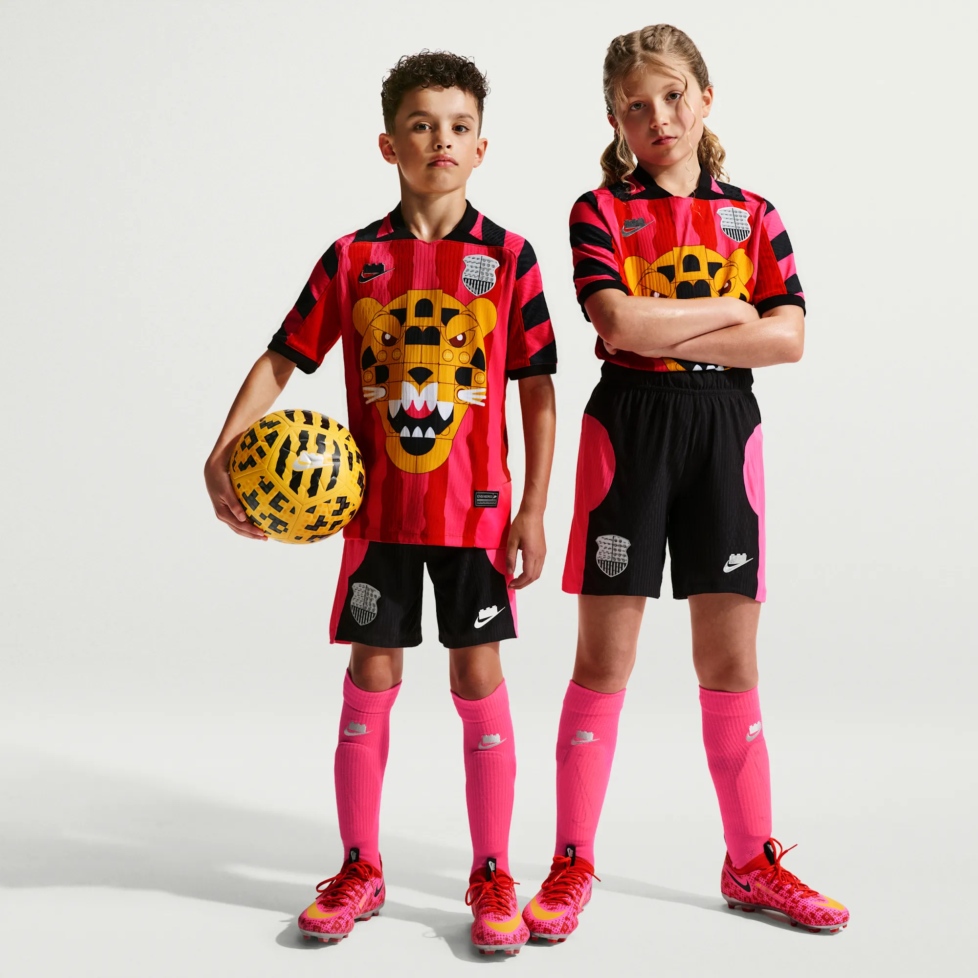 Nike x LEGO® Collection Older Kids' Aero-FIT Football Shorts - Black