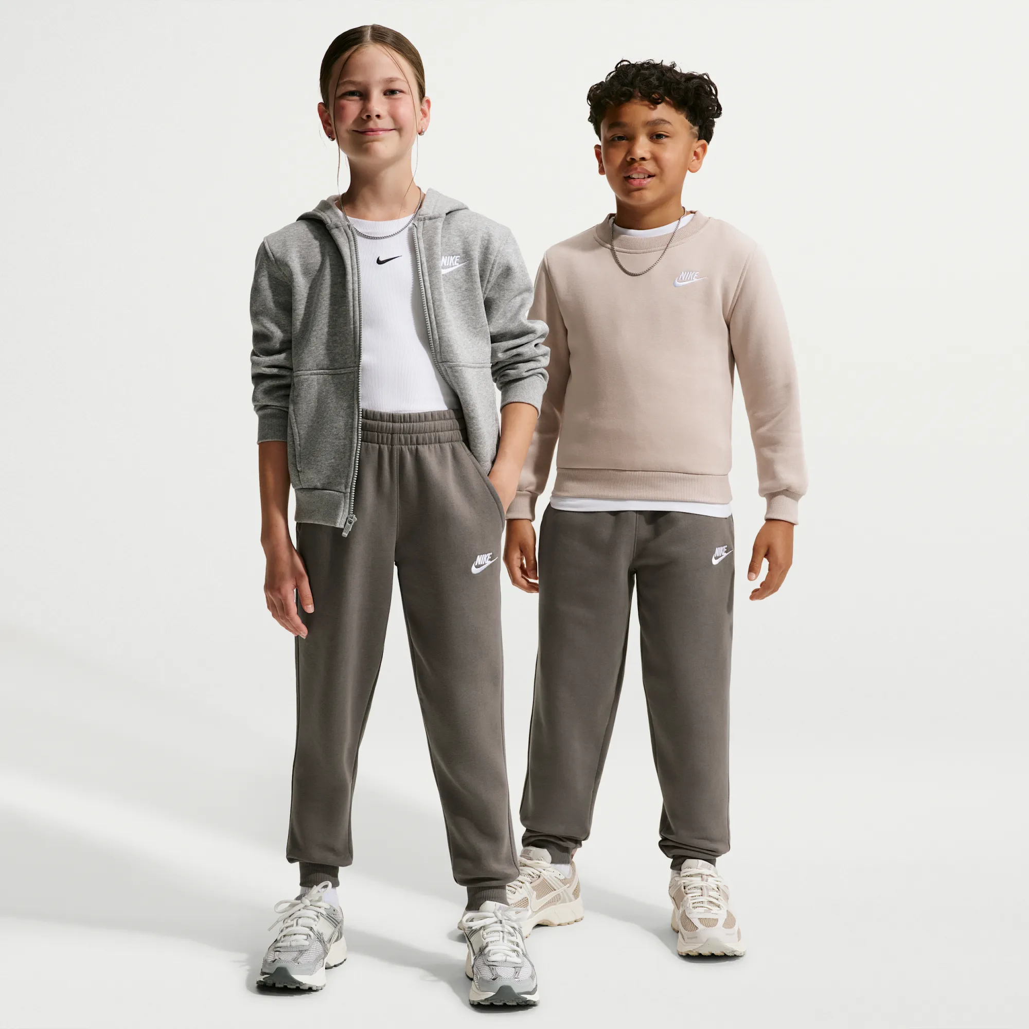 Nike Club Fleece Older Kids' Joggers - Cave Stone - Fleece