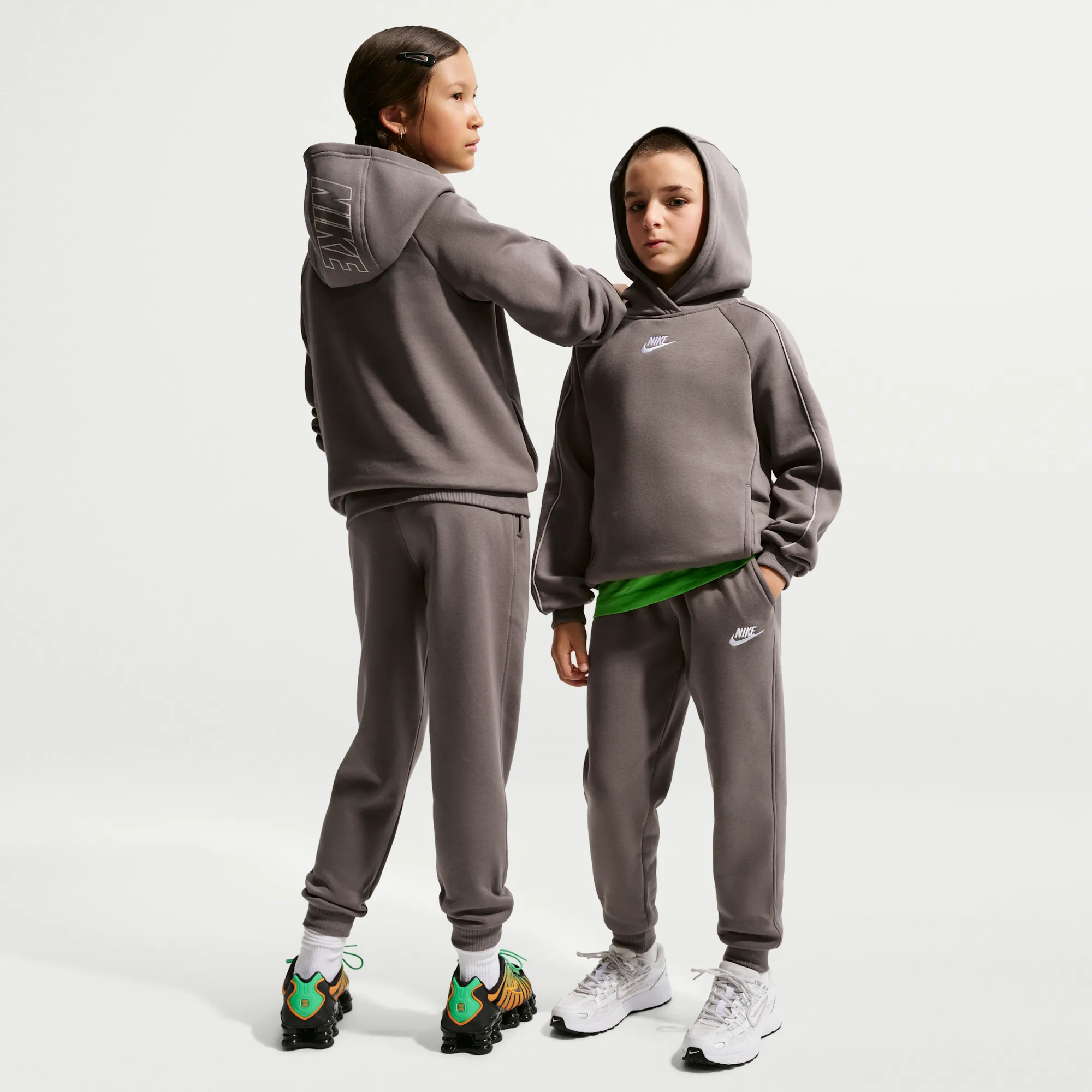 Nike Club Fleece Older Kids' Hooded Tracksuit - Cave Stone