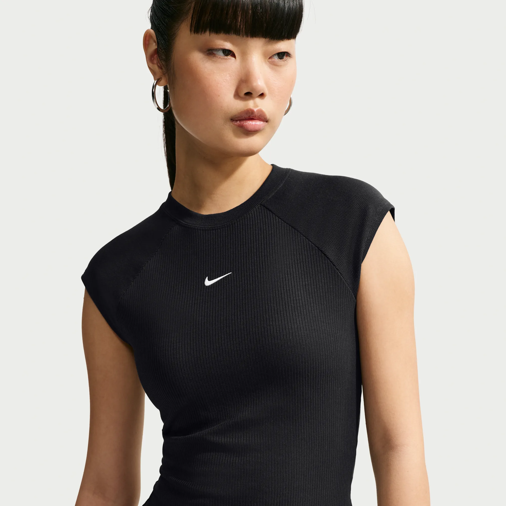 Nike Chill Knit Women's Tight Short-Sleeve Ribbed Top - Black - Polyester