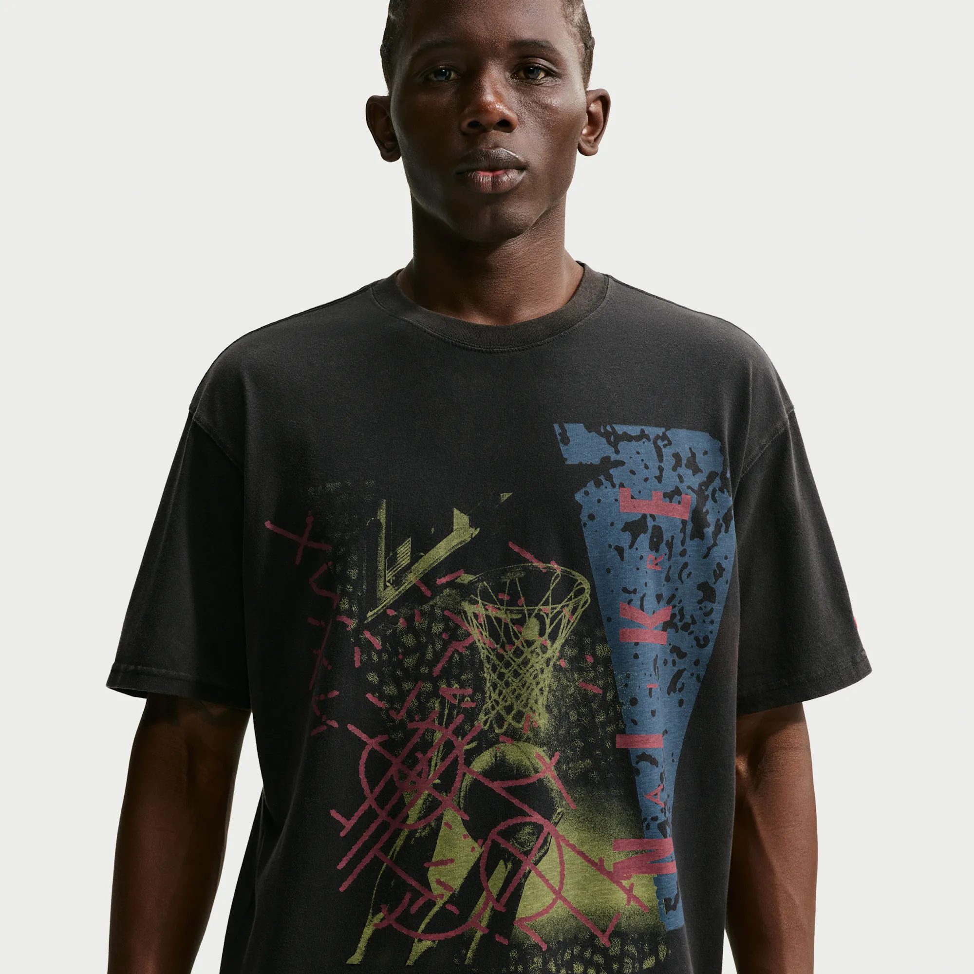 Nike Men's Basketball T-Shirt - Black