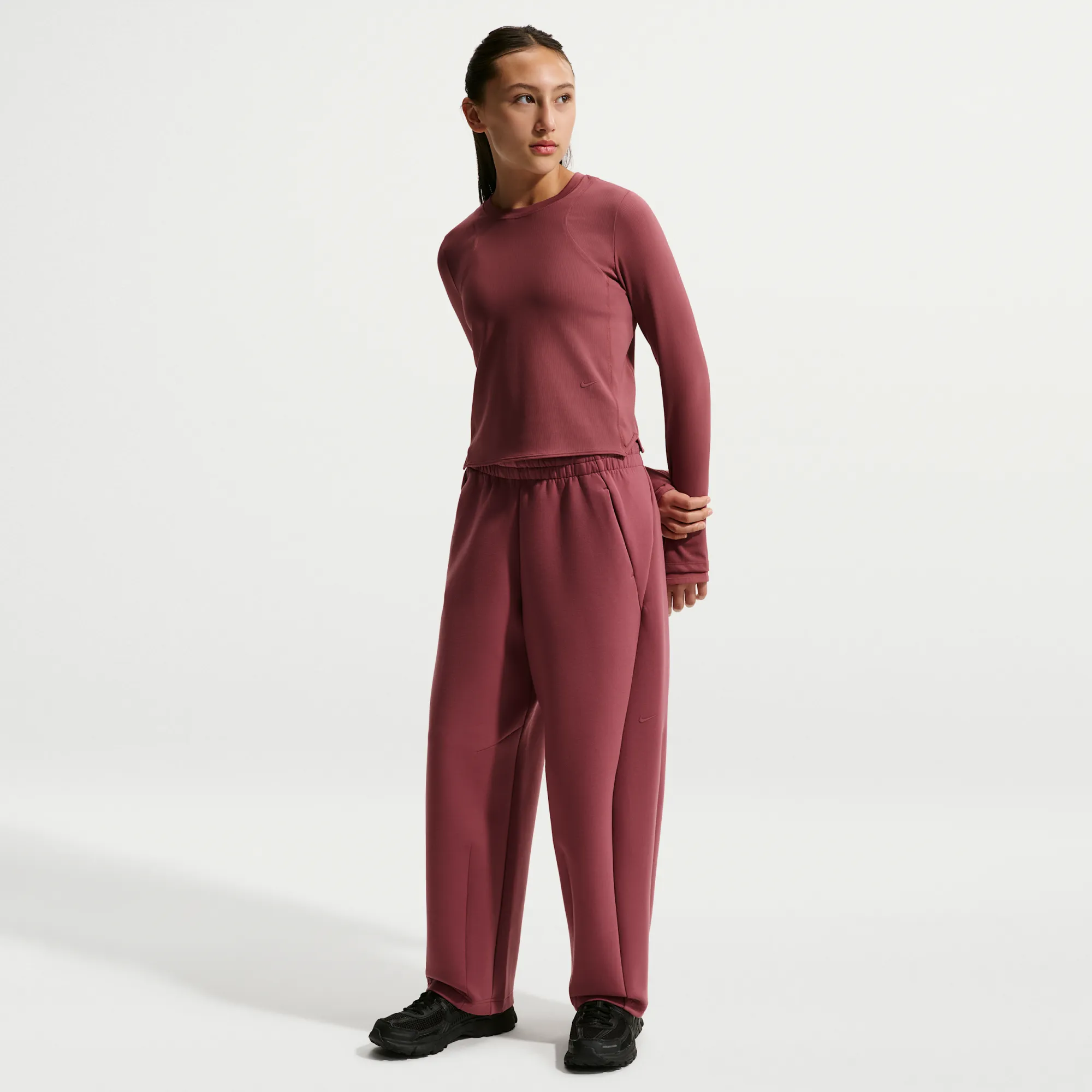 Nike MAVN Girls' High-Rise Therma-FIT Knit Trousers - Red - Fleece