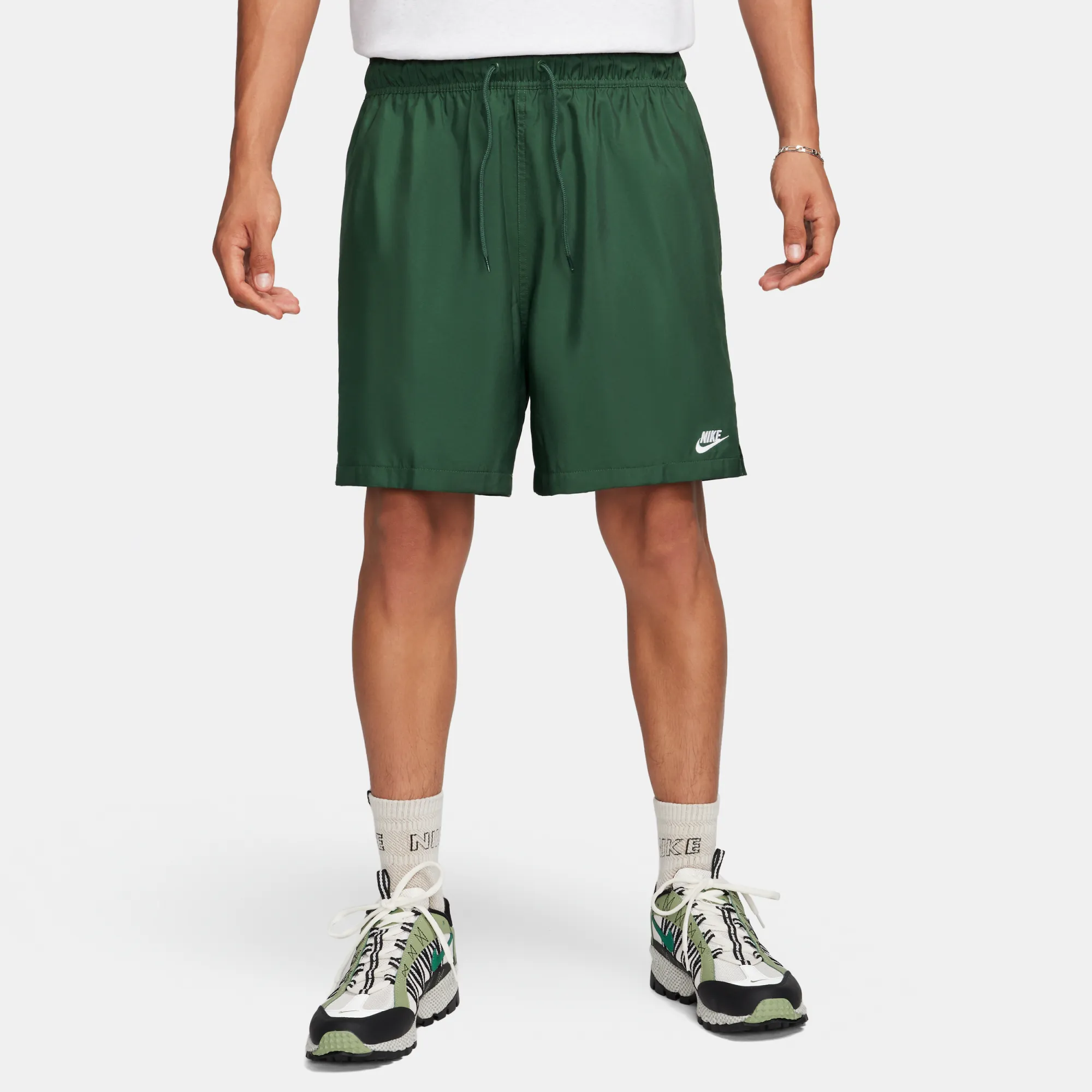 Nike Club Men's Woven Flow Shorts - Fir