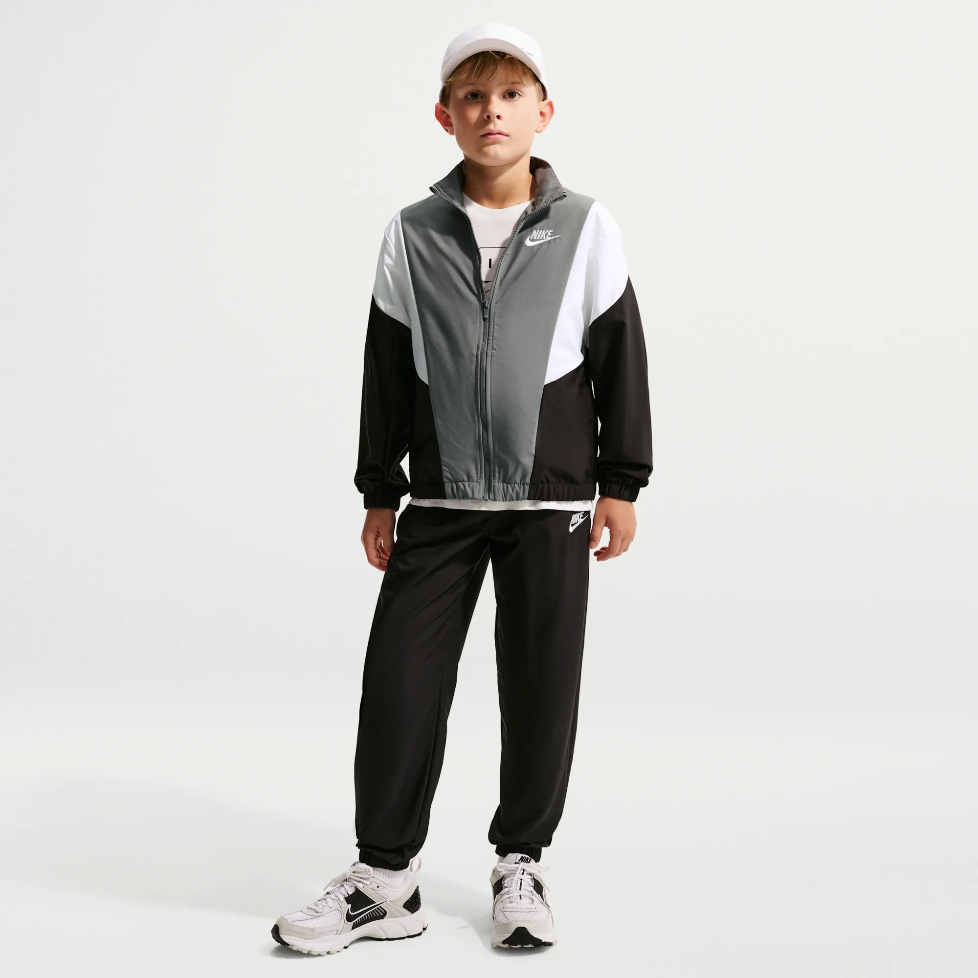 Nike Older Kids' Woven Tracksuit - Black