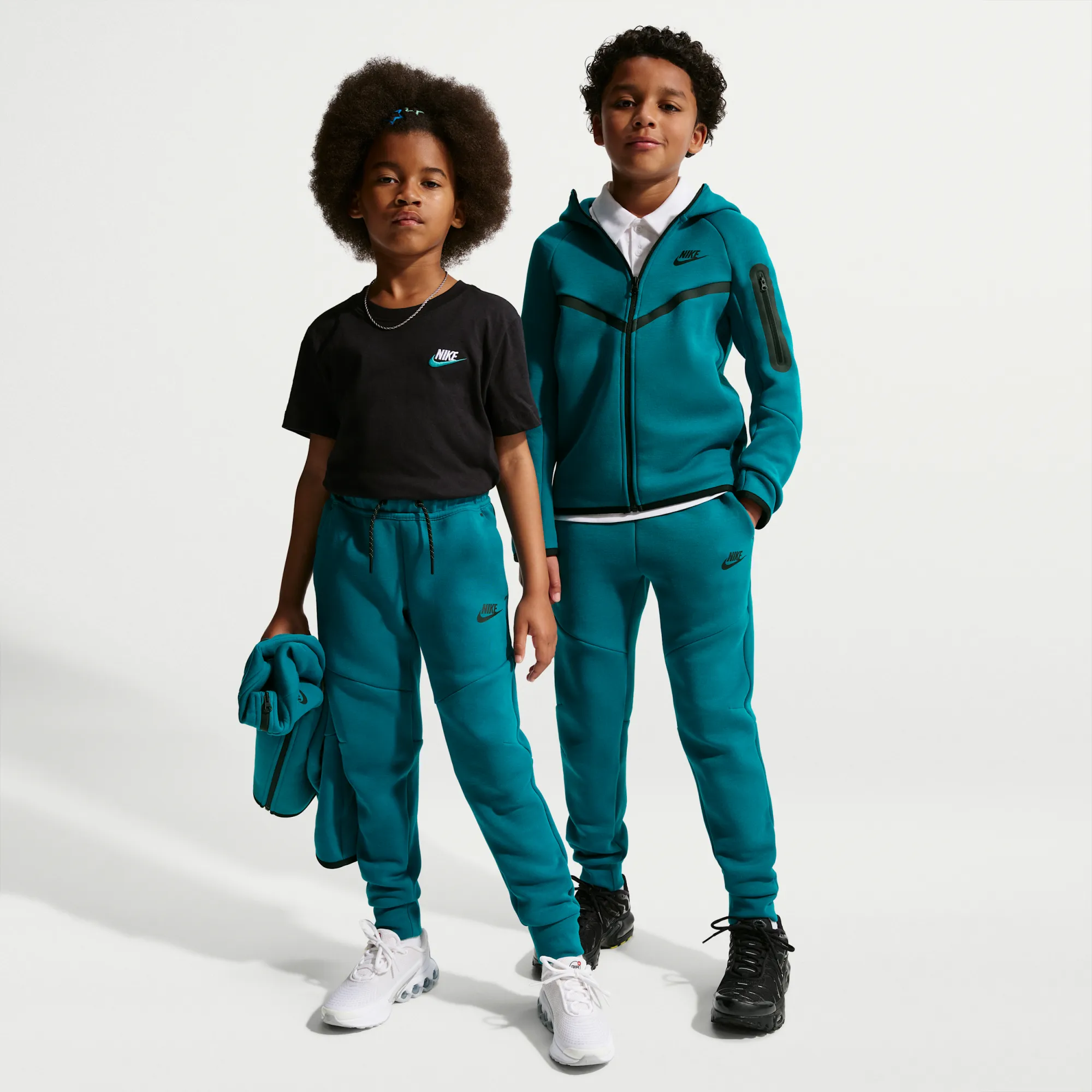 Nike Tech Fleece Older Kids' Joggers - Bright Spruce - Fleece