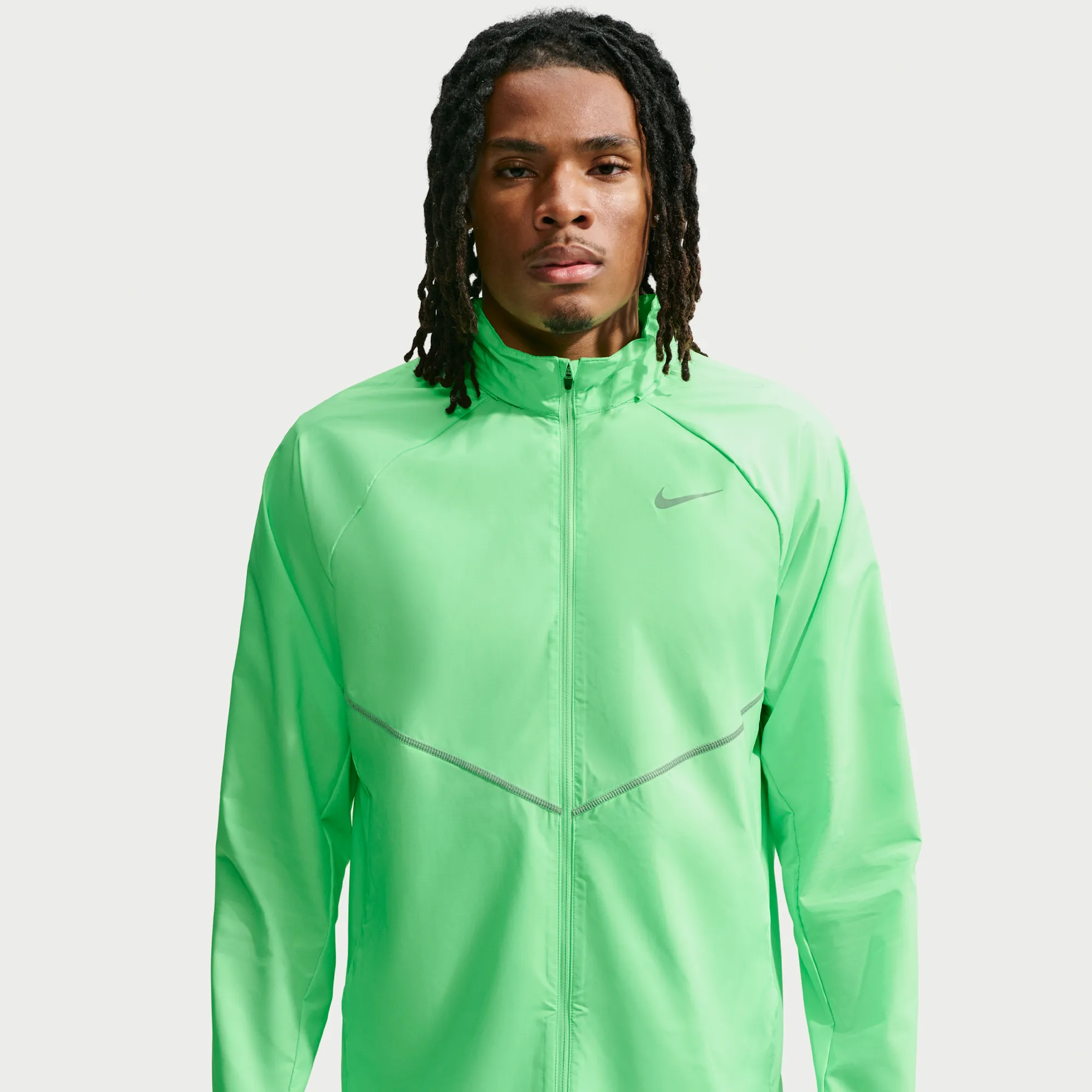 Nike Miler Men's Repel UV Protection Running Jacket - Green