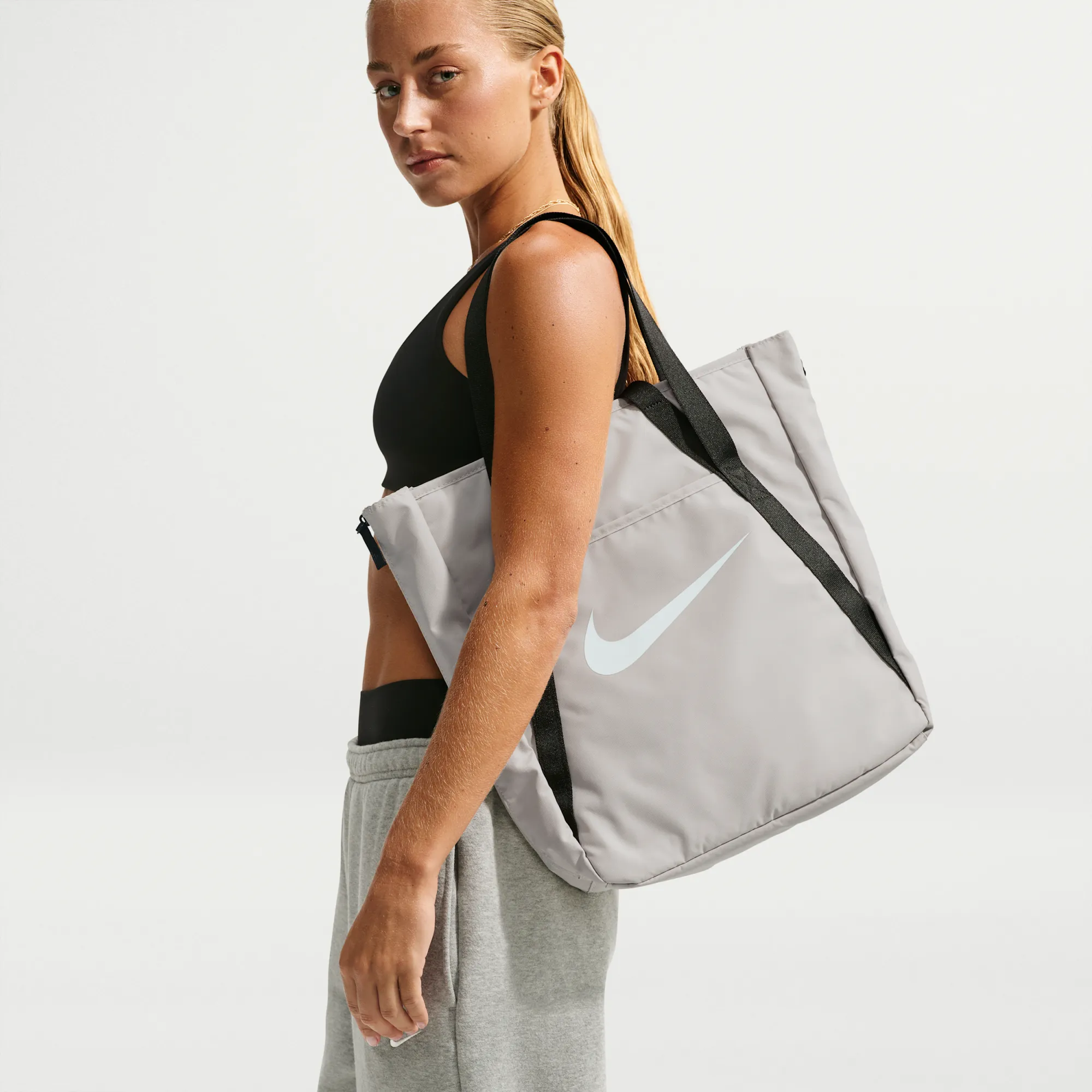 Nike Gym Tote (28L) - Brown