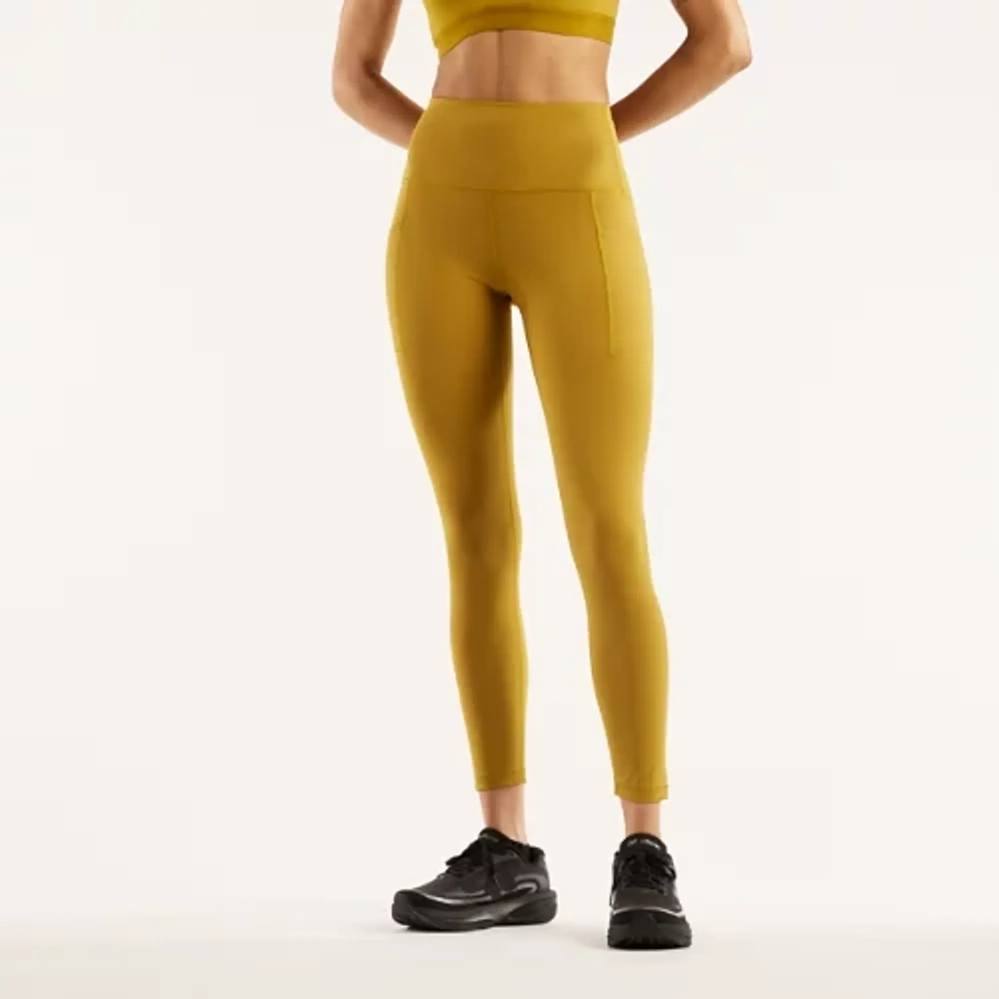 New Balance Women's RC Pocket Legging 25" in Brown Poly Knit