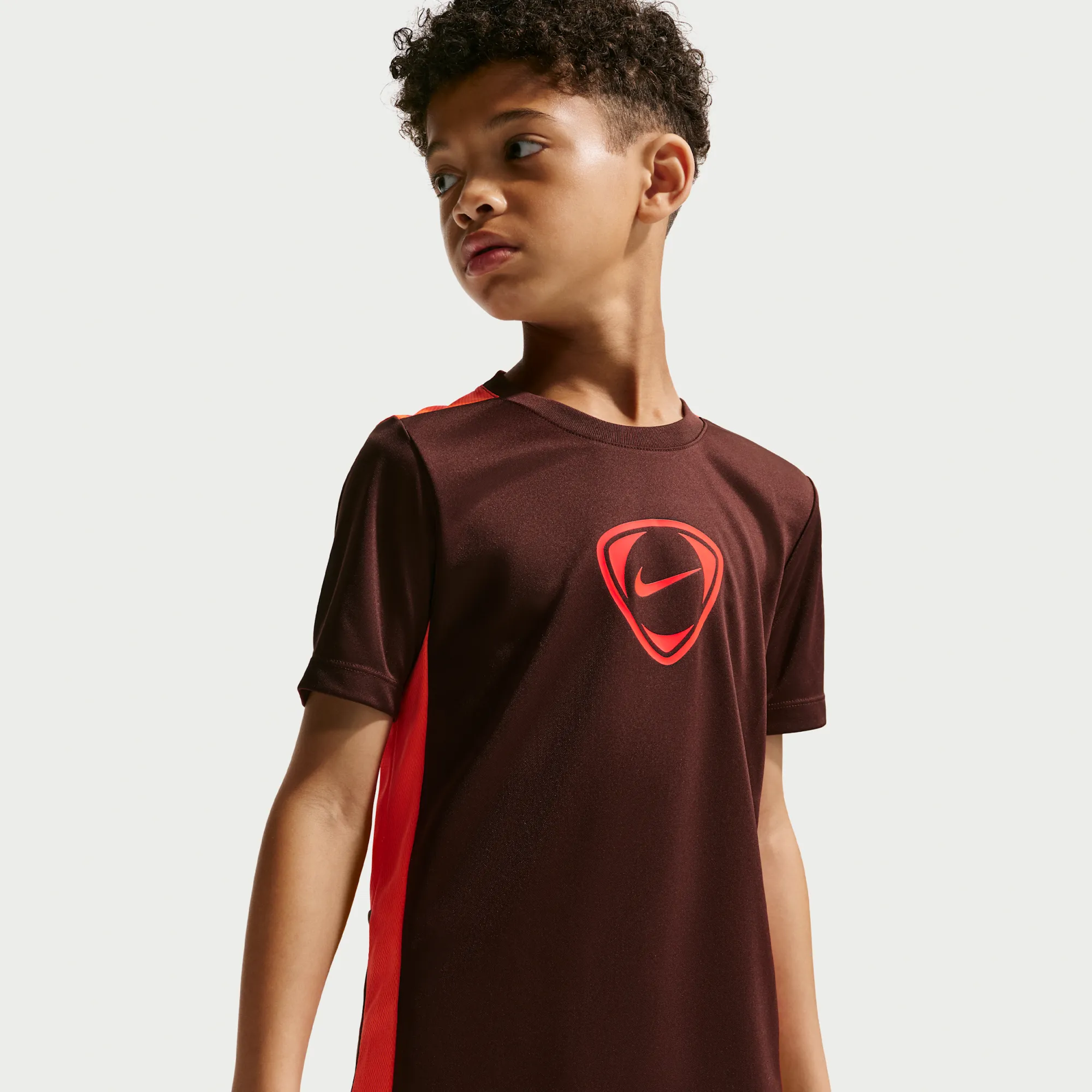 Nike Academy+ Older Kids' Dri-FIT Short-Sleeve Football Top - Purple