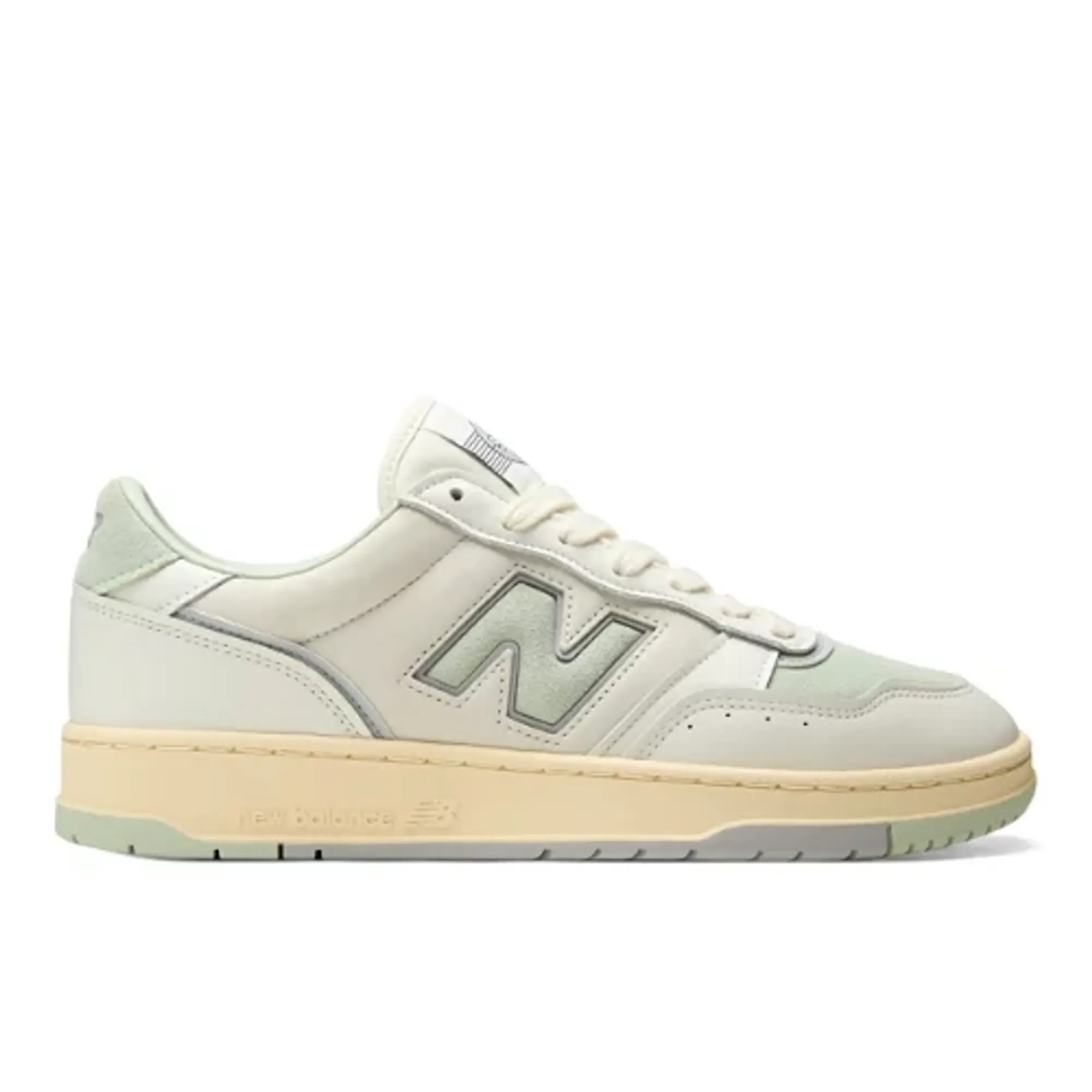 New Balance Unisex BB950 in Beige/Green Leather