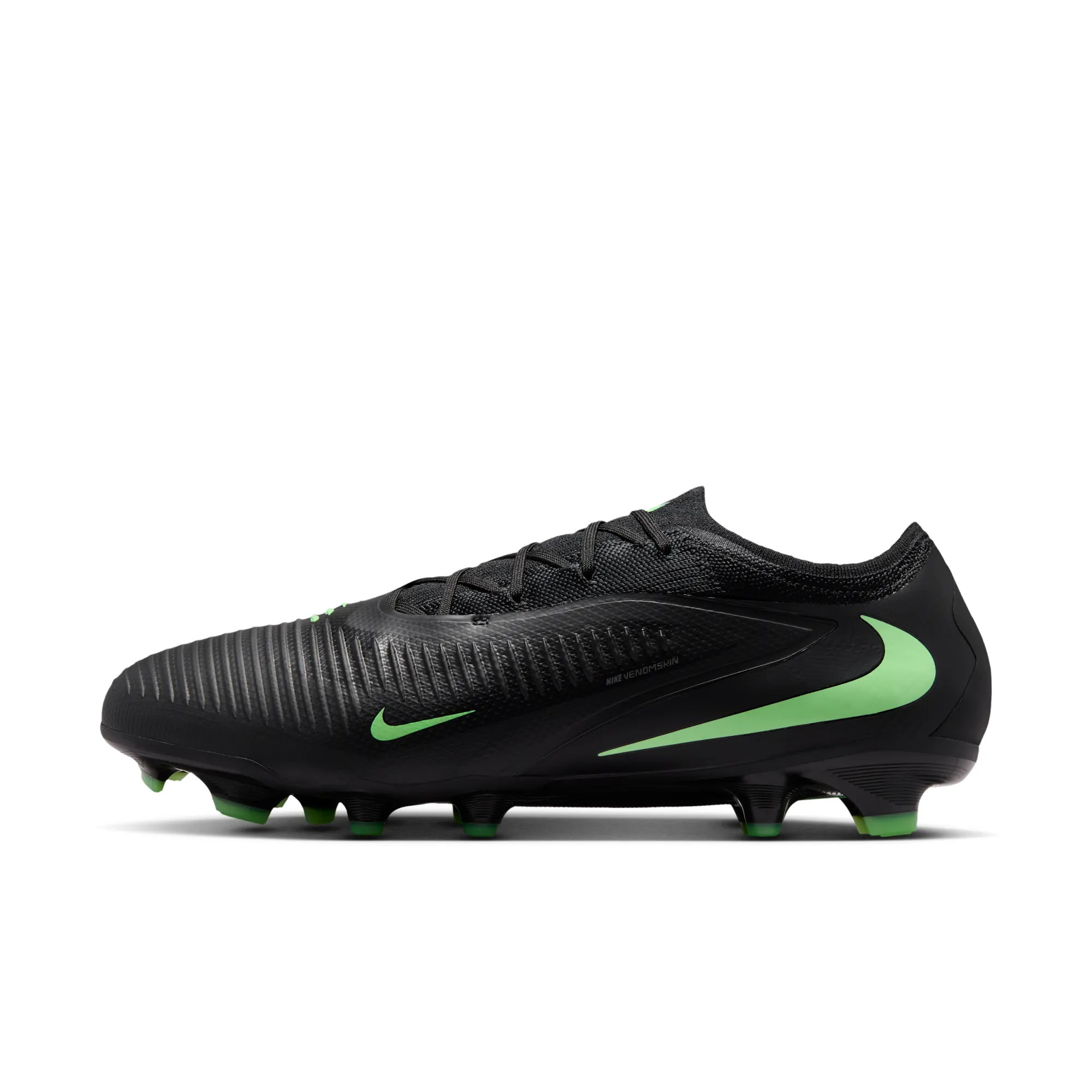 Nike Phantom 6 Low Pro Firm-Ground Football Boot - Black