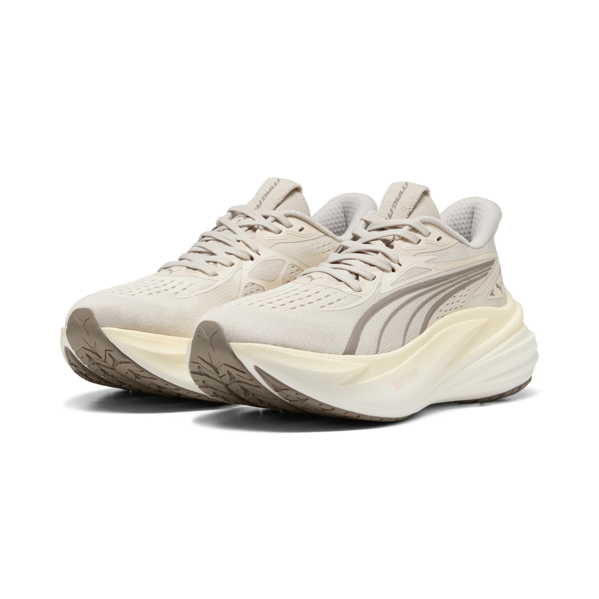 PUMA MagMax NITRO 2 Running Shoes Women in White | Size 3