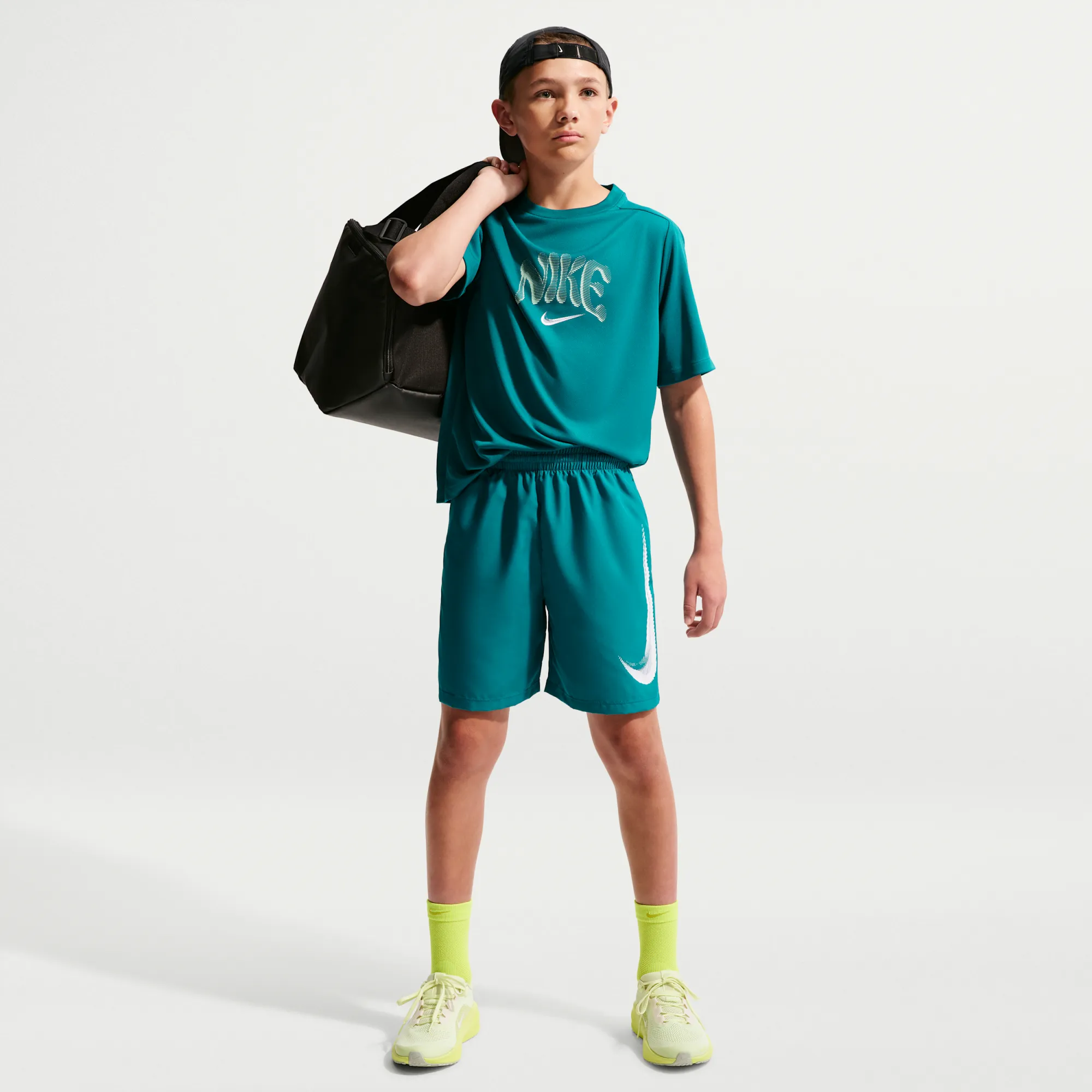 Nike Multi Refresh Older Kids' Shorts - Blue