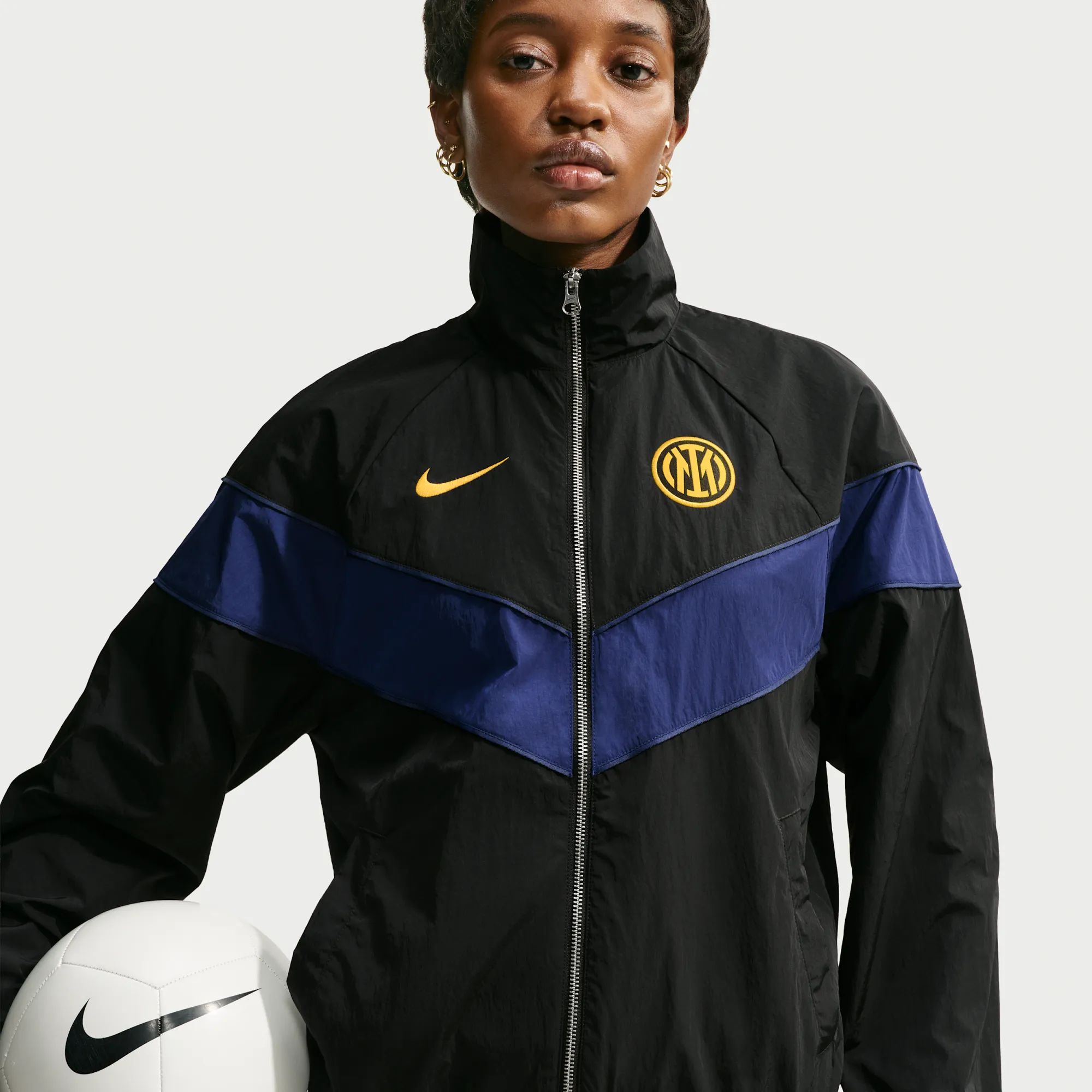 Inter Milan Windrunner Women's Nike Football UV Woven Jacket - Black