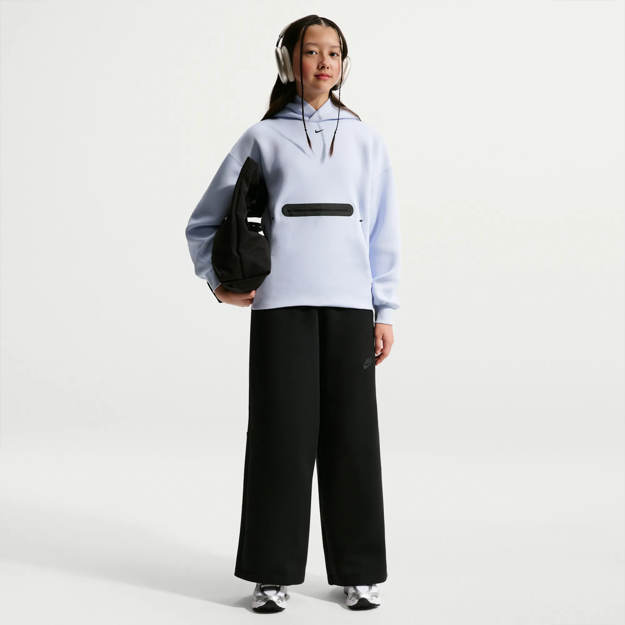 Nike Tech Fleece Older Kids' (Girls') Wide-Leg Trousers - Black - Fleece