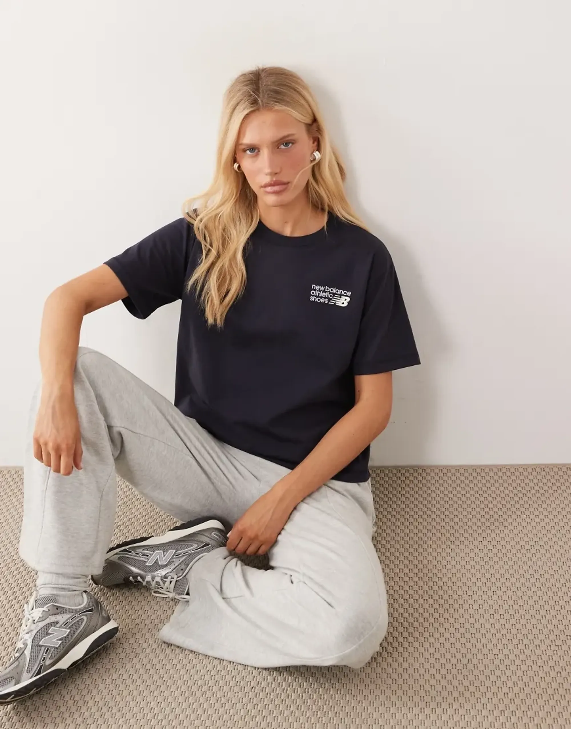 New Balance Athletics Premium Logo Hip Length Relaxed T-Shirt In Black