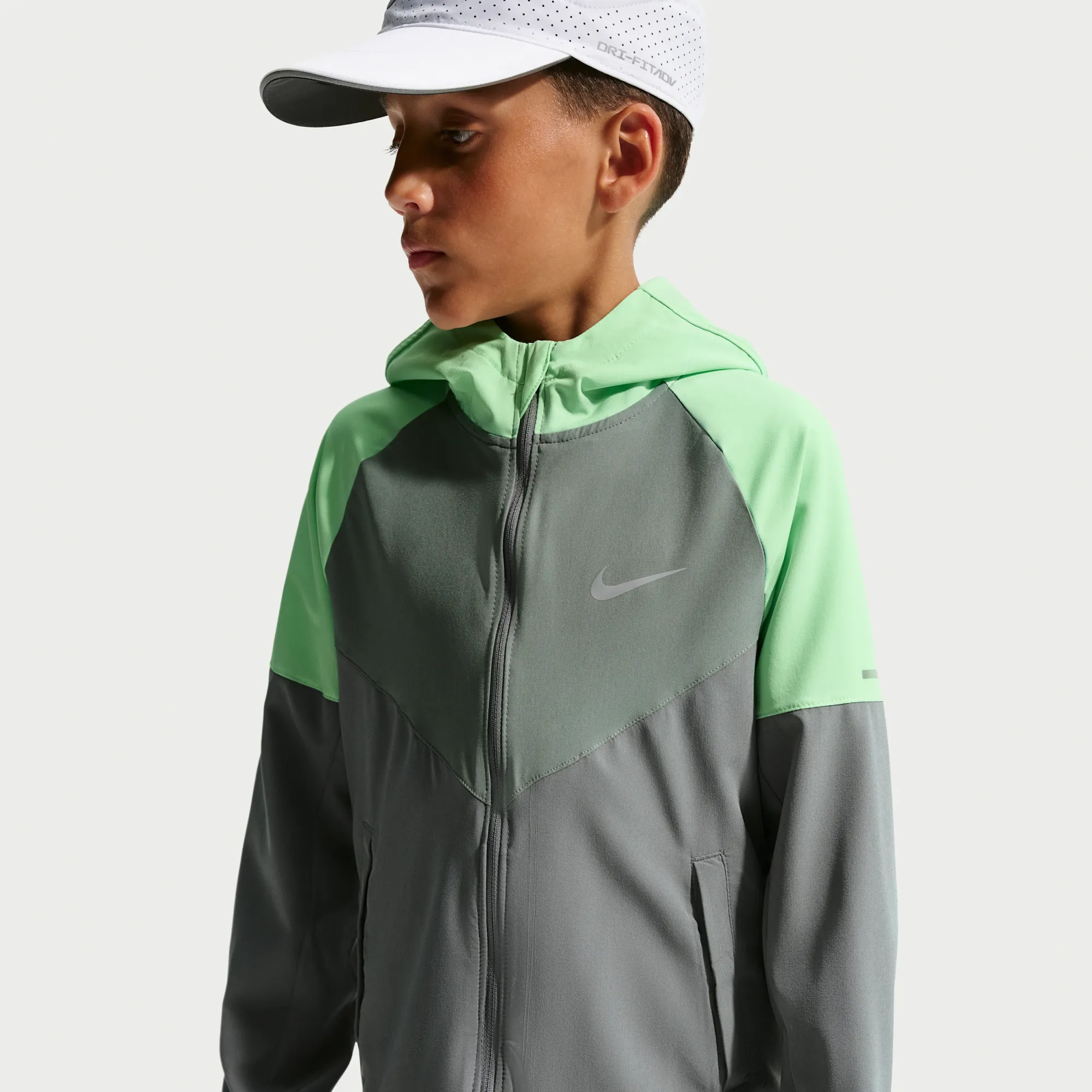 Nike Miler Big Kids' Repel Running Jacket - Smoke Grey