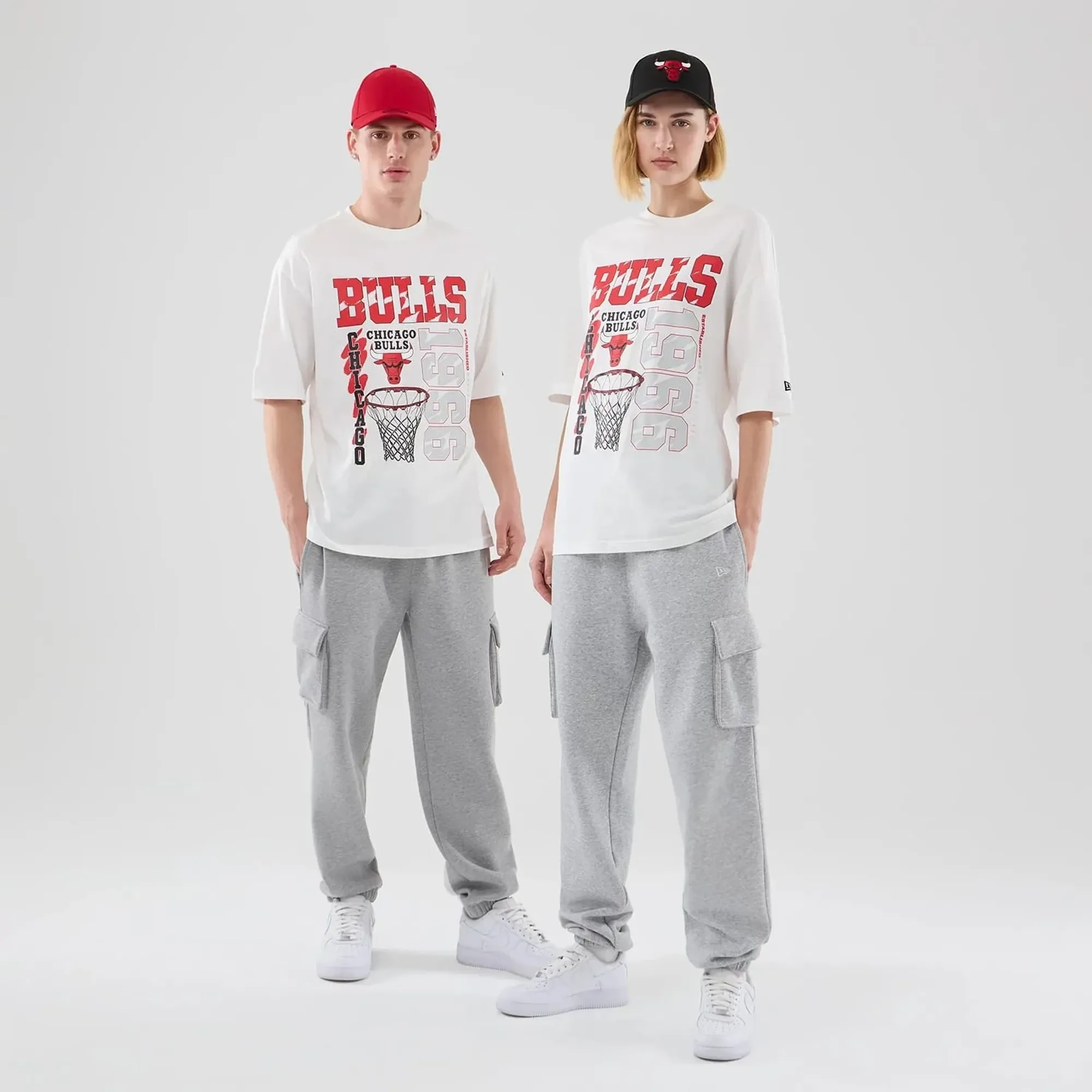 Chicago Bulls NBA Basketball Graphic White Oversized T-Shirt New Era Cap adult unisex