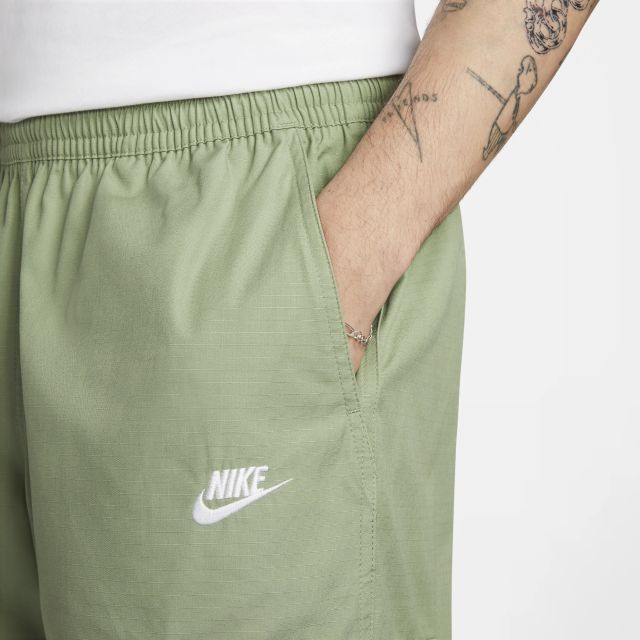 Nike Club Men's Woven Cargo Trousers - Green | DX0613-386 | FOOTY.COM