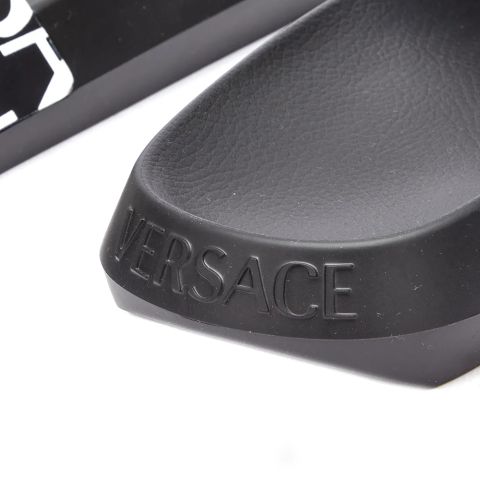 Versace Logo Slide Black | 1009459-1A05389-5B040 | FOOTY.COM